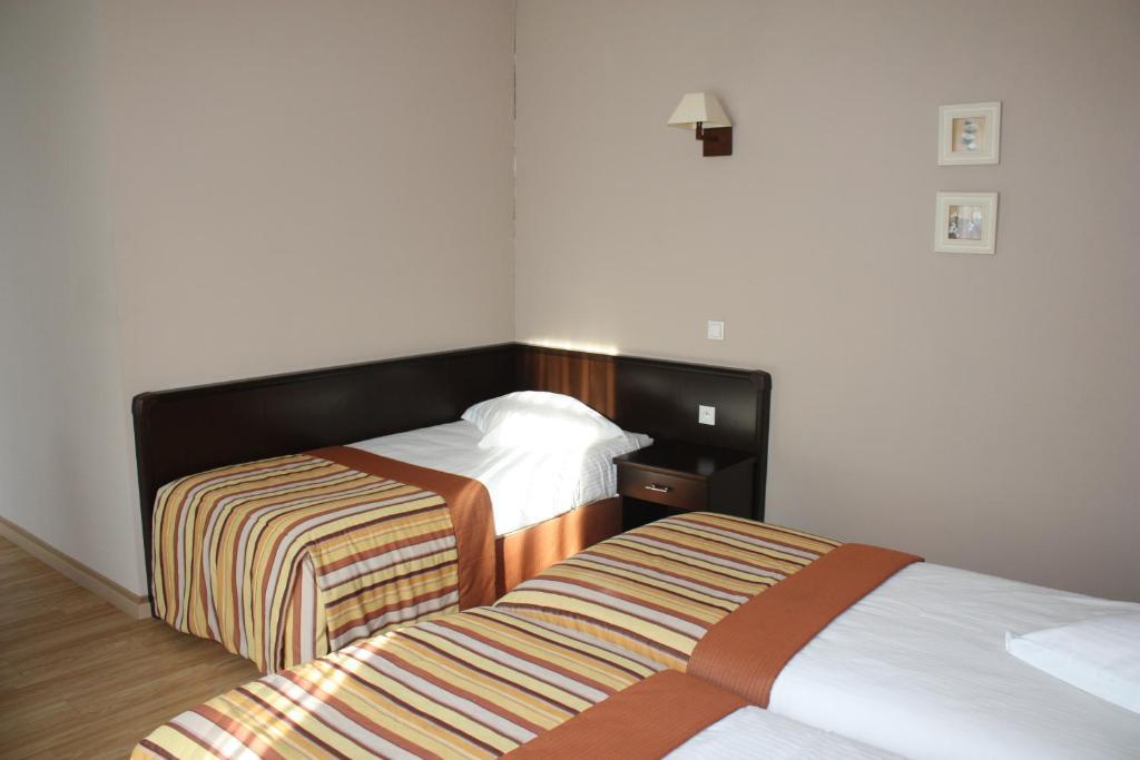 Hotel Giorgi Et Logements Insolites-Jacuzzi Prive Bastogne Cameră foto